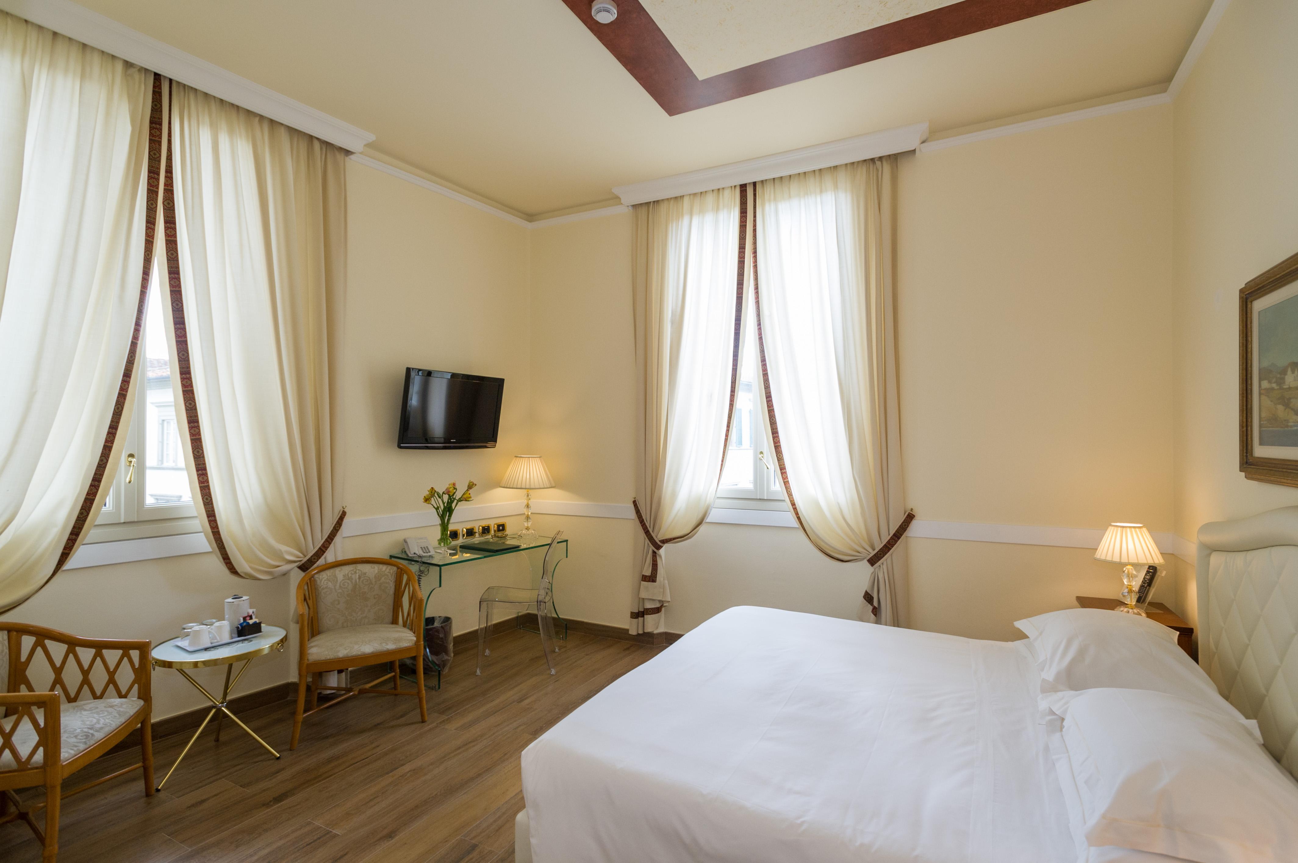 Hotel Kraft ฟลอเรนซ์ ภายนอก รูปภาพ