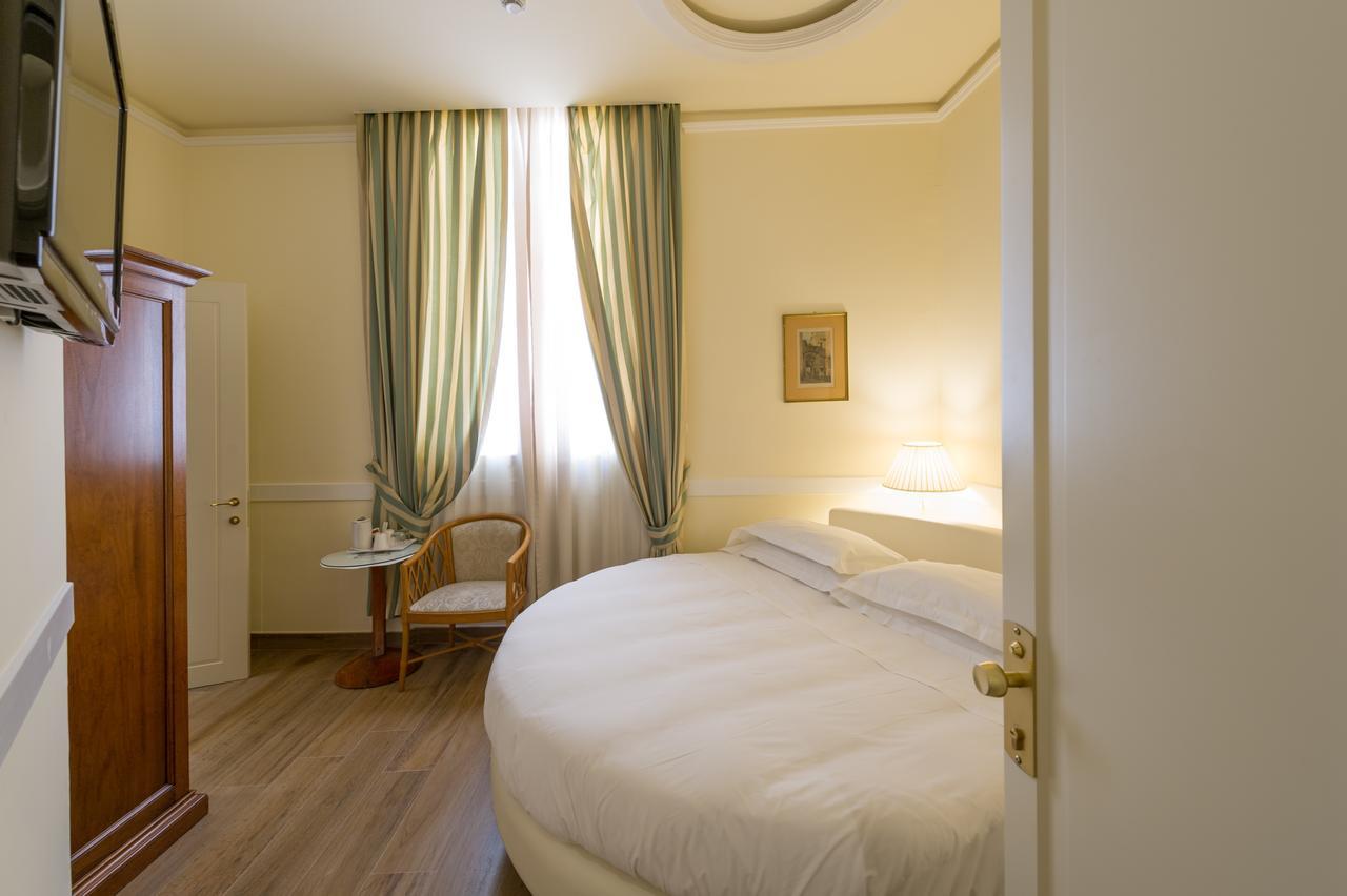 Hotel Kraft ฟลอเรนซ์ ภายนอก รูปภาพ
